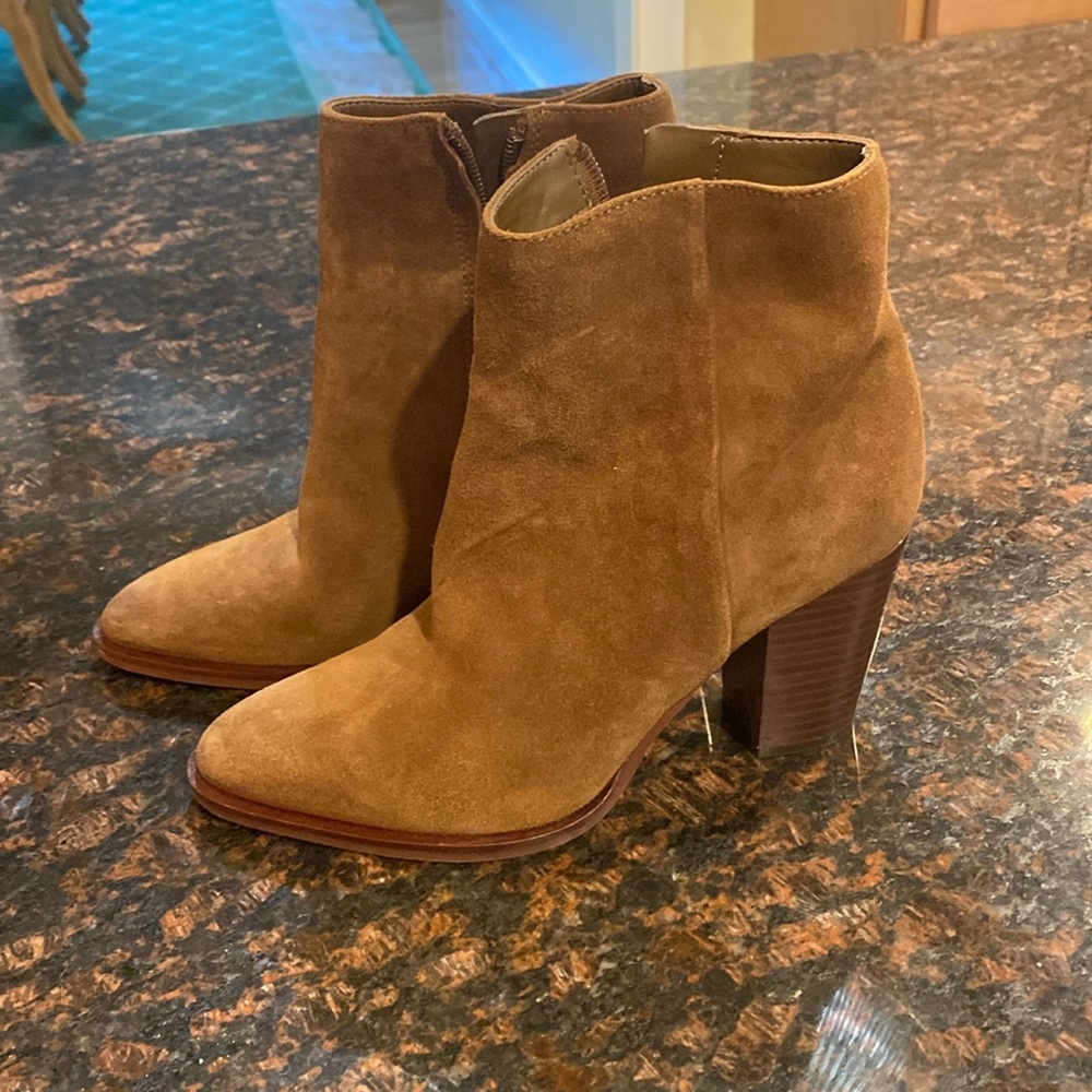 Sam Edelman suede bootie. NWT sz 6.5